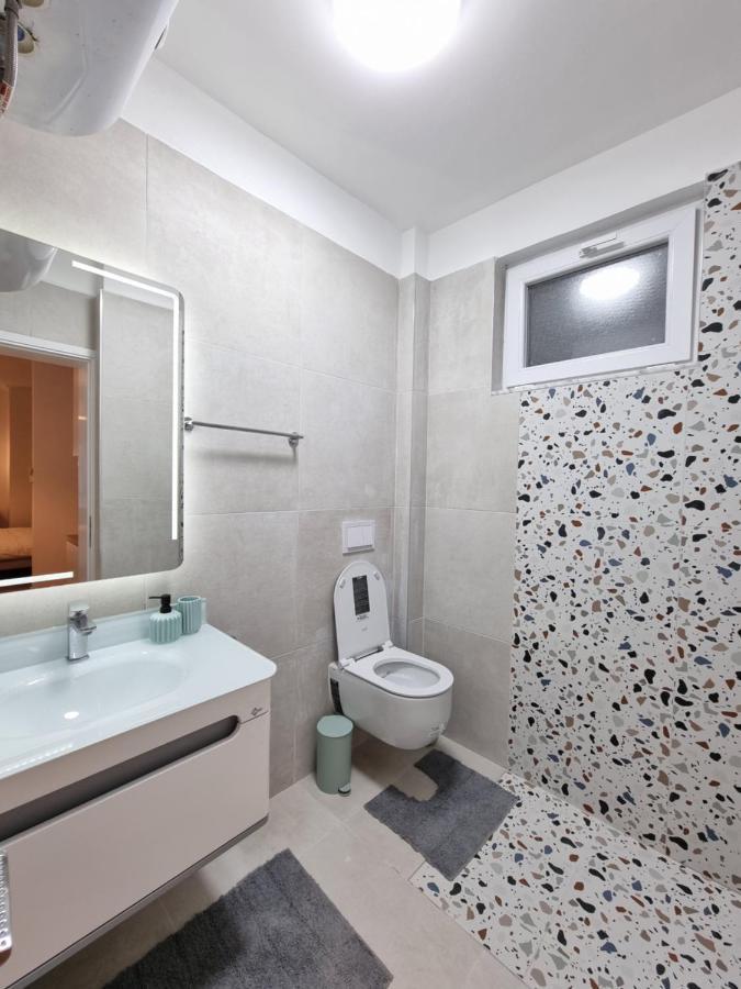 Hana Seaview Apartment Голем Екстериор снимка