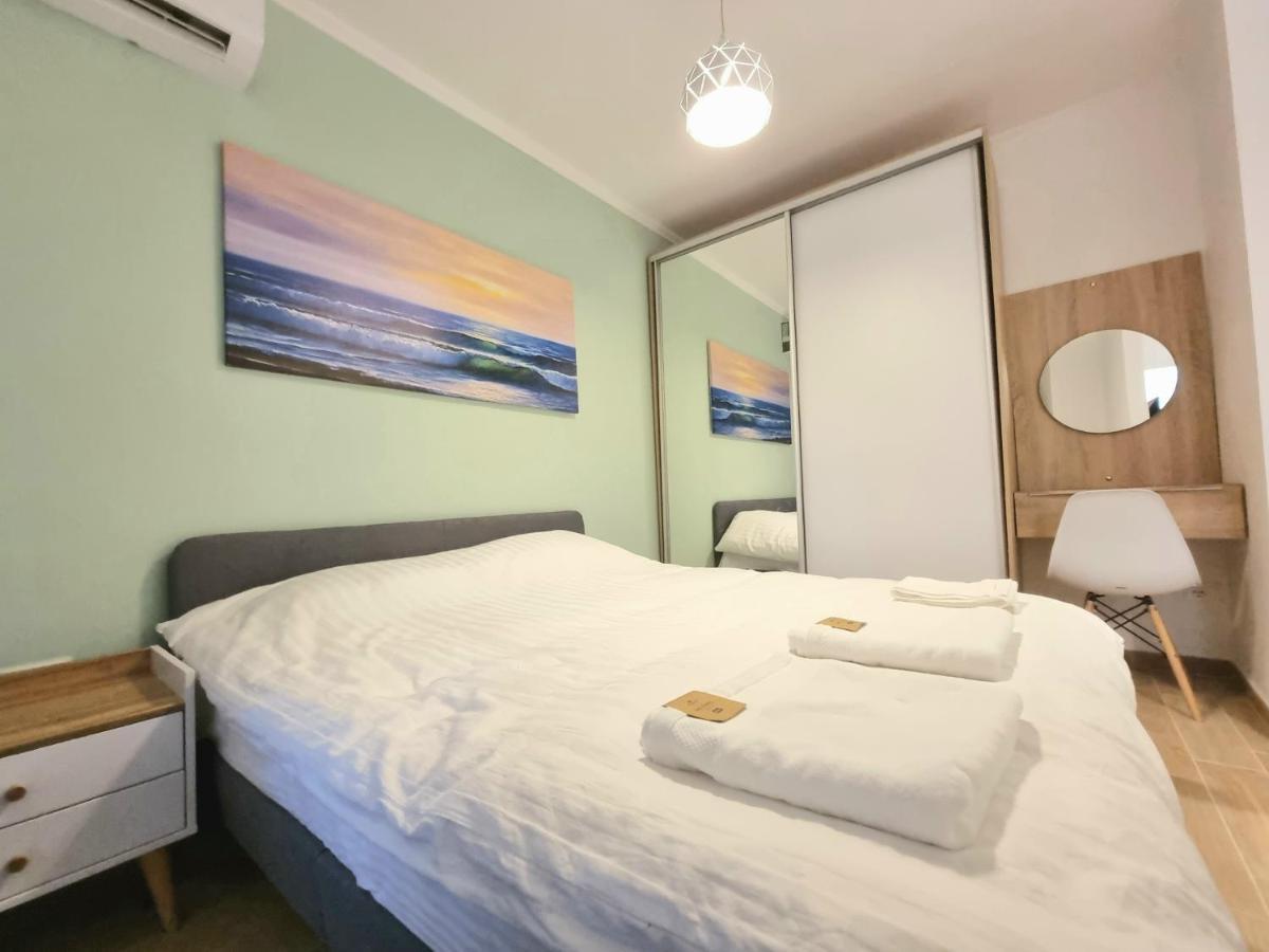 Hana Seaview Apartment Голем Екстериор снимка