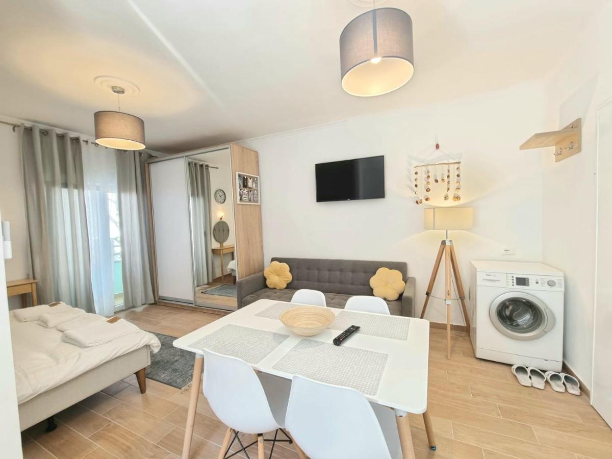 Hana Seaview Apartment Голем Екстериор снимка