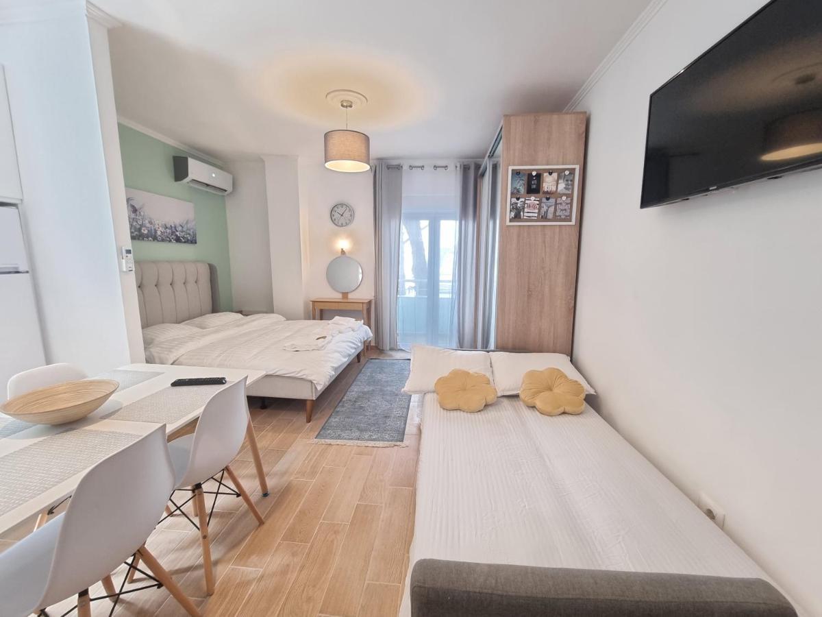 Hana Seaview Apartment Голем Екстериор снимка