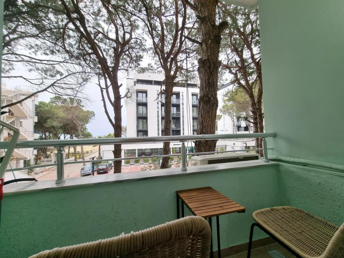 Hana Seaview Apartment Голем Екстериор снимка
